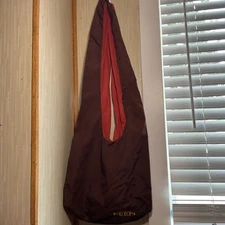 Keen Hybrid Transport Strap Tote Shoulder Bag Reversible brown/red burgundy