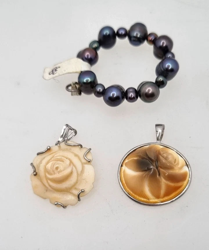 Collana fatta a mano con conchiglie da spiaggia, perle e