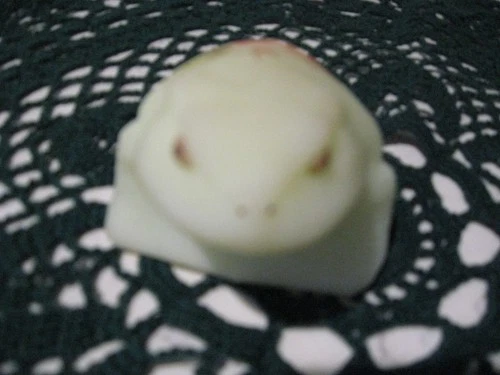 Fenton Roses on Custard frog 1978-1980