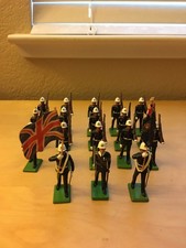 BRITAINS VINTAGE ROYAL MARINES SET OF 18 MARCHING