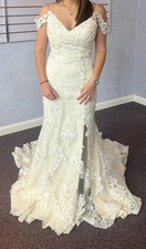 Never Worn Ivory Casablanca Wedding Dress 700