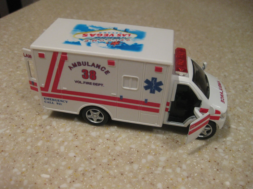 LAS VEGAS AMBULANCIA BLANCA 5" DIECAST PLÁSTICO ACCIÓN RETROCESO Foto 2 de 4