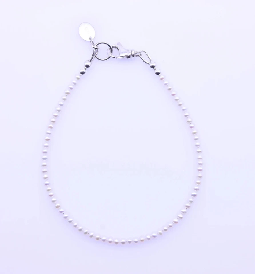 Brazalete de perlas minimalistas redondas blancas pequeñas de alto brillo AAA+ de 3 mm Foto 3 de 4