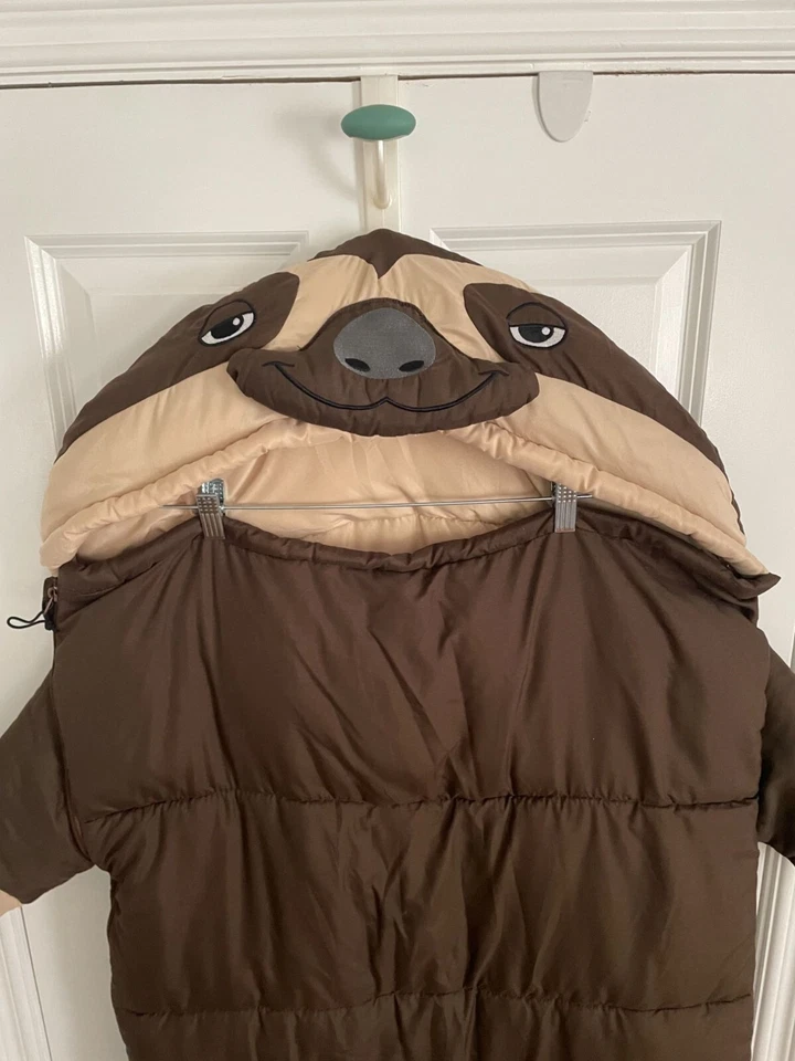 Sloth-Themed Brown Sleeping Bag With Hood 62"x24" 100% Polyester For Kids&Teens — 第 3/4 张图片