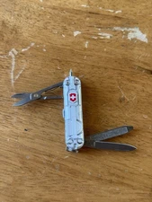 Victorinox Signature Light Silver Tech Knife Swiss Army Knife 58mm Used