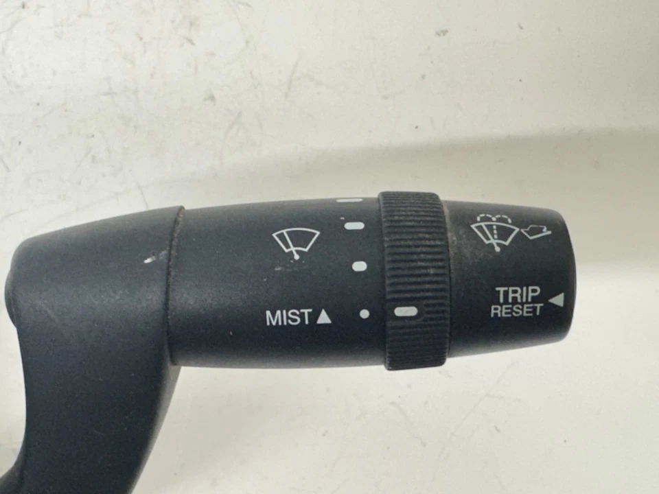 2015-2022 RAM PROMASTER 1500 INTERRUPTOR LIMPADOR DE SETA COM SENSOR FABRICANTE DE EQUIPAMENTO ORIGINAL P6TB16JXWAB - Imagem 2 de 4