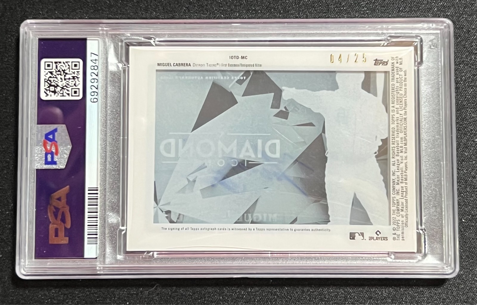 2022 Topps Diamond Icons Miguel Cabrera Auto #IOTD-MC 04/25 PSA 8 view 3