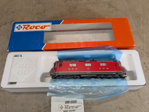 Swiss Federal RR RE4/4 Class Electric Loco-Roco-HO SBB 11134 CFF Red - Picture 2 of 21