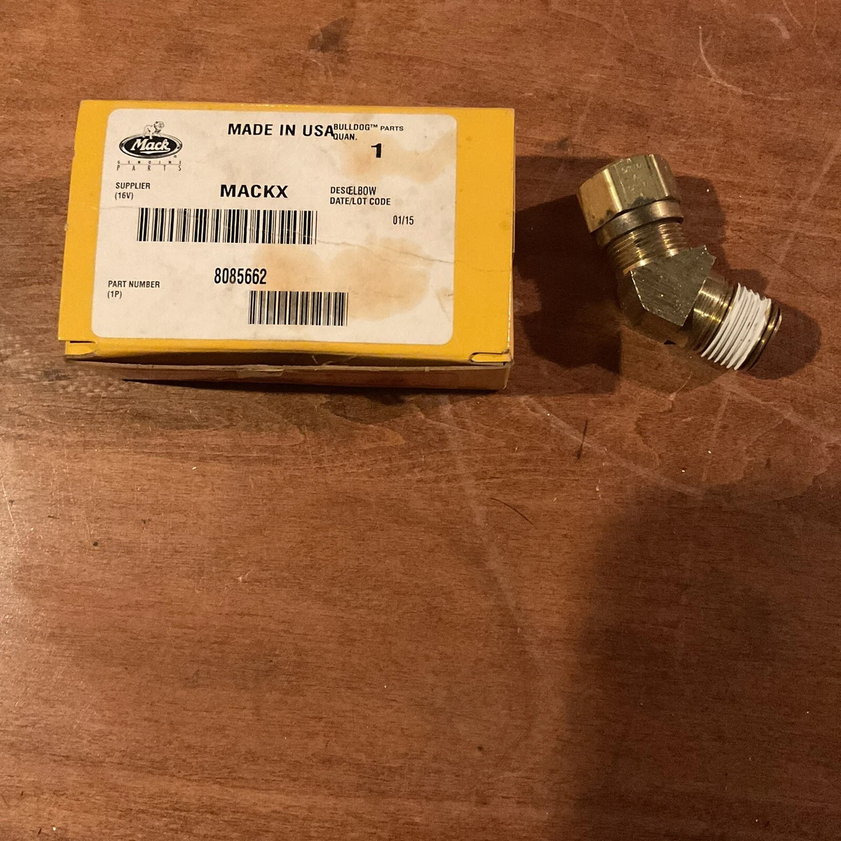 Mack Trucks Primary Air Tank Fitting Part # 8085662, Replaces 