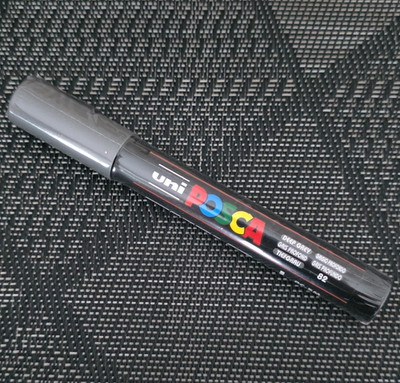 uni POSCA PC-5M Marker Deep Grey 82 Bullet Spitze 1,8 2,5 mm 1 Stück
