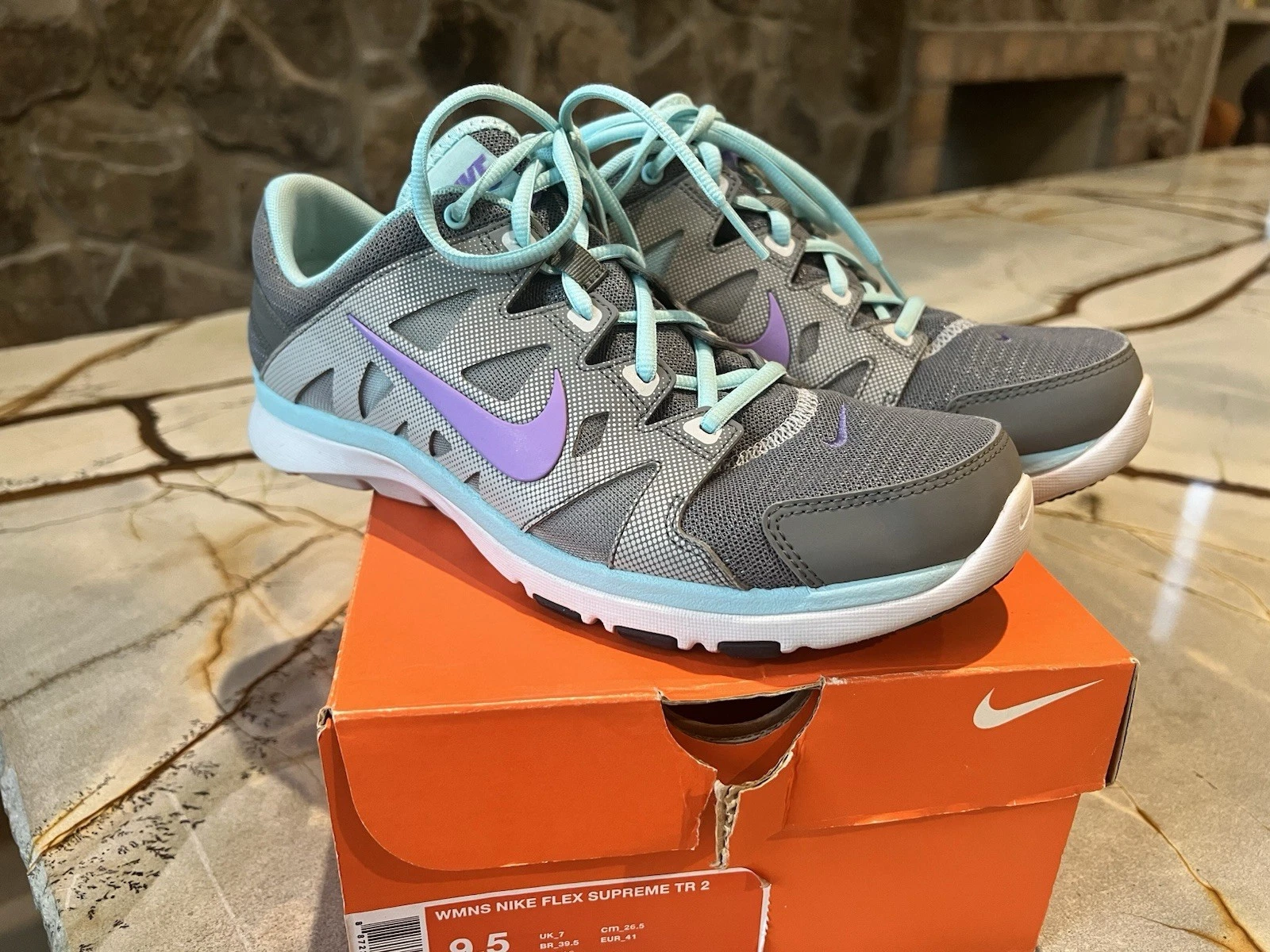 Chaussures de course femme Nike Flex Supreme Tr 2 entraînement gris/violet pointure 9,5 portées une fois