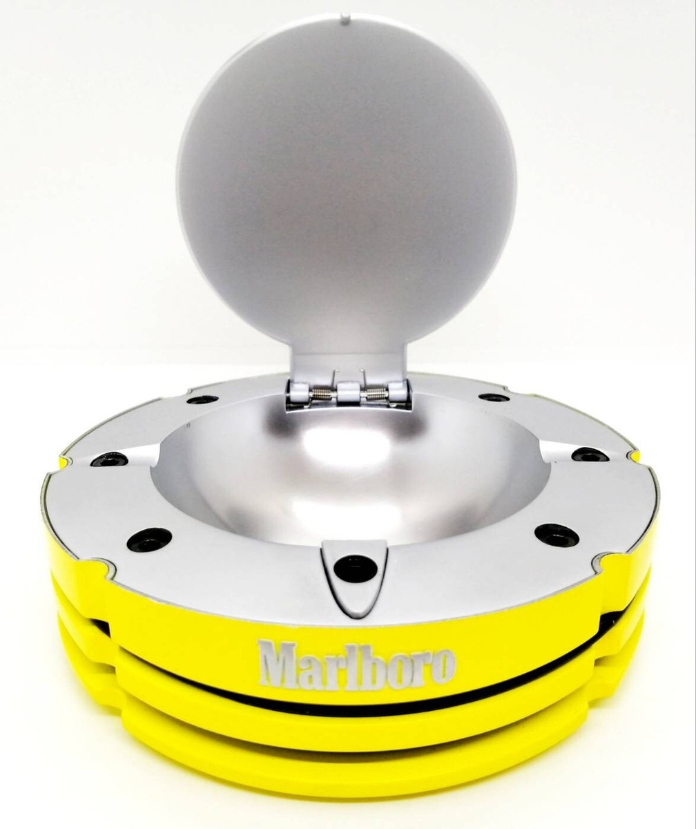 フェラーリ×マルボロ　灰皿　インテリア Marlboro Ashtray Metal with Hinged Lid yellow Silver Ferrari Ø120