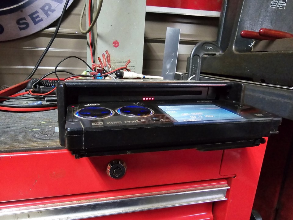 JVC KDAVX1 EXAD MP3 DVD CD Radio player Multimedia motorized panel Old