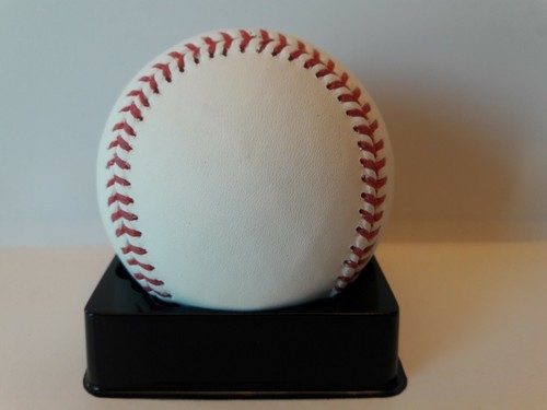 Hisashi Iwakuma Signed Baseball Sweet Spot Seattle Mariners Japan Pitcher MLB - Picture 2 of 5
