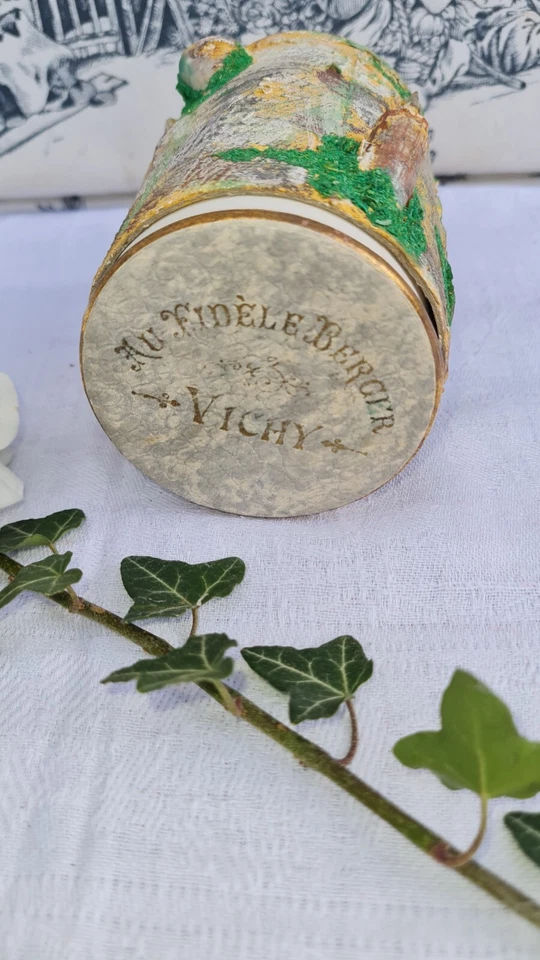 ANCIENNE BOITE A BONBONS AU FIDELE BERGER vichy TRONC D'ARBRE 1900 - Photo 2/4