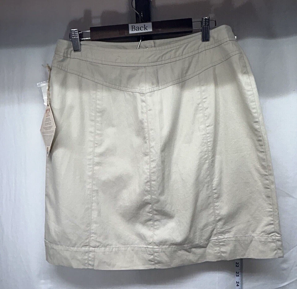 NWT Caribbean Joe Khaki Button up Skirt Size 14 Petite Color: Sand Pockets - Image 3 of 4