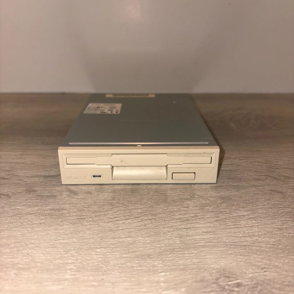 Drive Floppy Sony MPF820 Slimline 3.5″ – Nuovo Vecchio Stock (NOS) Per Collezionisti E Retrocomputing