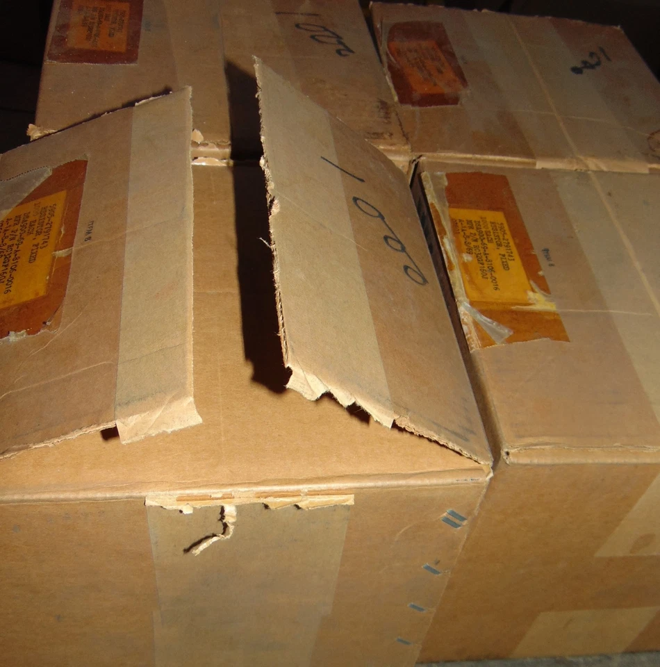 PACK 1000 NUEVO EN CAJA Resistencia 16 ohmios 1 vatio 5% RC32GF160J ALEN BRADLEY 1969 NUEVO Foto 3 de 4