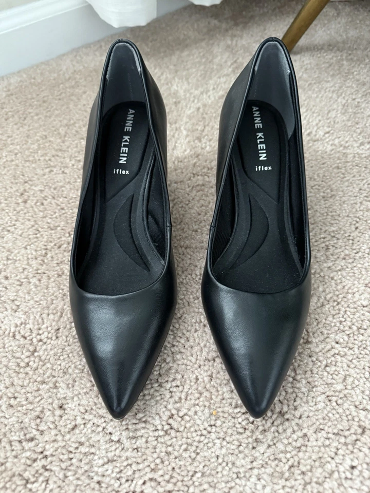 Tacón bloque Ann Klein de cuero negro iFlex punta Foto 2 de 4