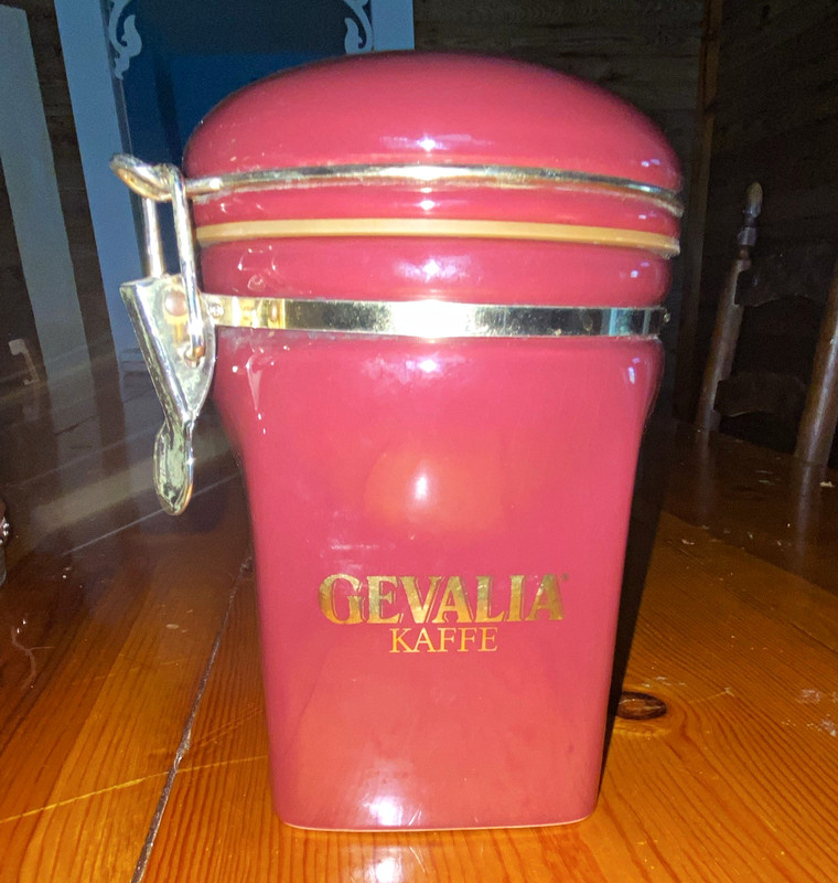 Gevalia Kaffe Metal Coffee Canister Red/Gold 16 oz Square Airtight Lock Lid