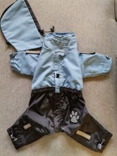 Hundeanzug Regenanzug mit Kapuze und Beinen für Rüden Rückenlänge 31 cm