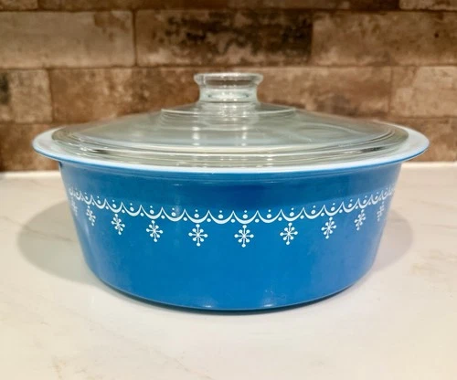 Pyrex 664 Big Bertha 4 Qt Blue Snowflake Garland Casserole Dish WITH LID VINTAGE