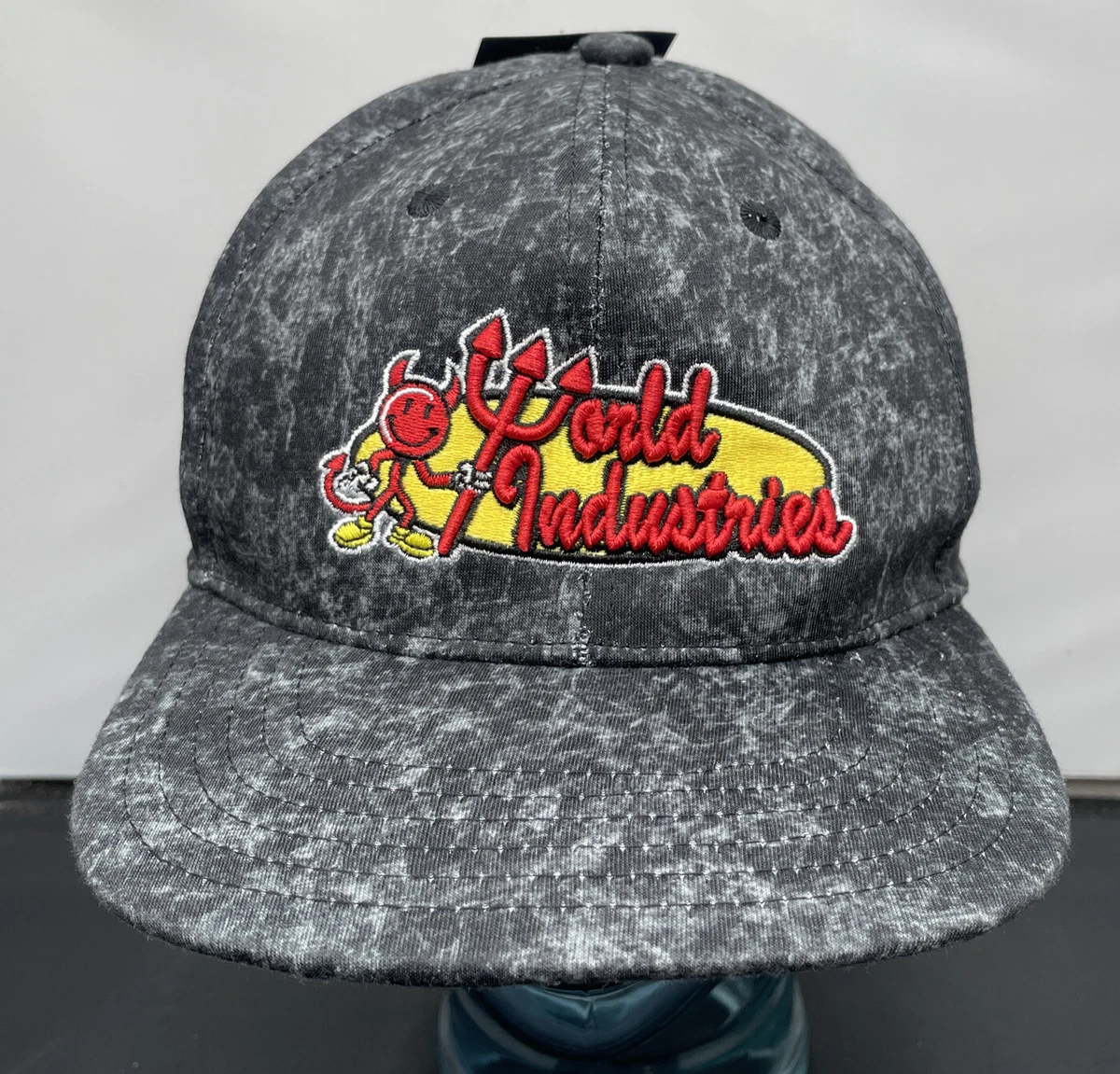 Skateboard hotsell snapback hats