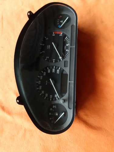Tacho Tachometer Kombiinstrument für BMW E36 1,8 Automatik   8361208