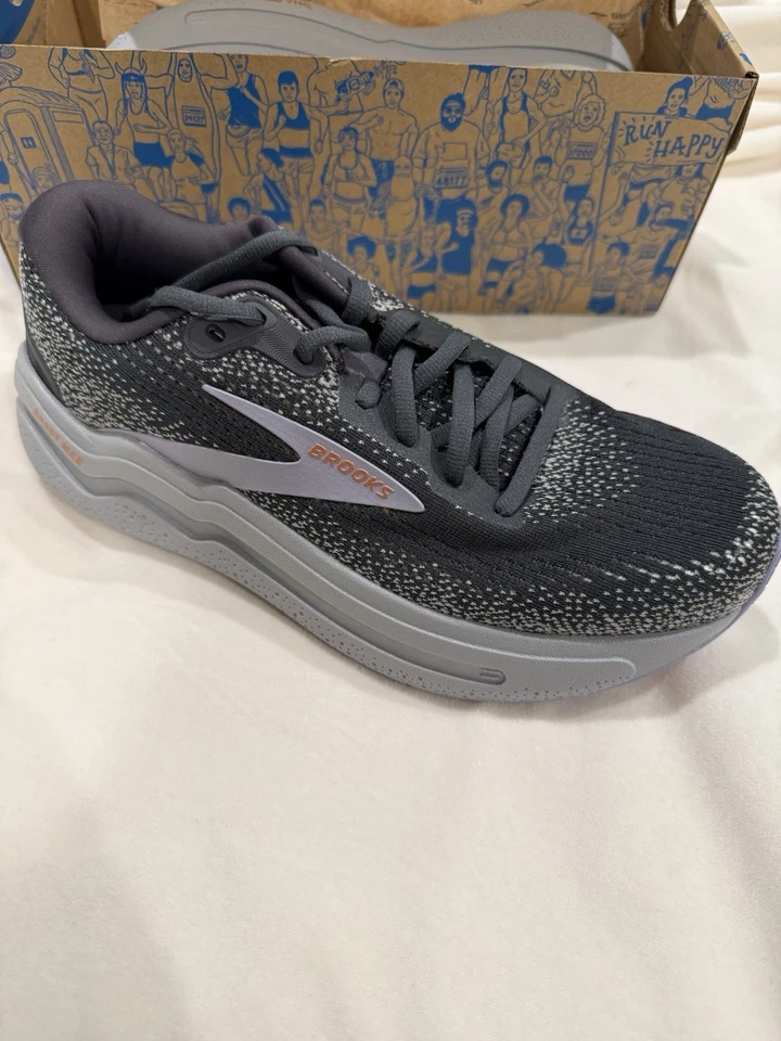 NUEVAS Tenis Brooks Ghost Max 2 Para Mujer Talla 7.5 Ébano/Lavanda Foto 3 de 4