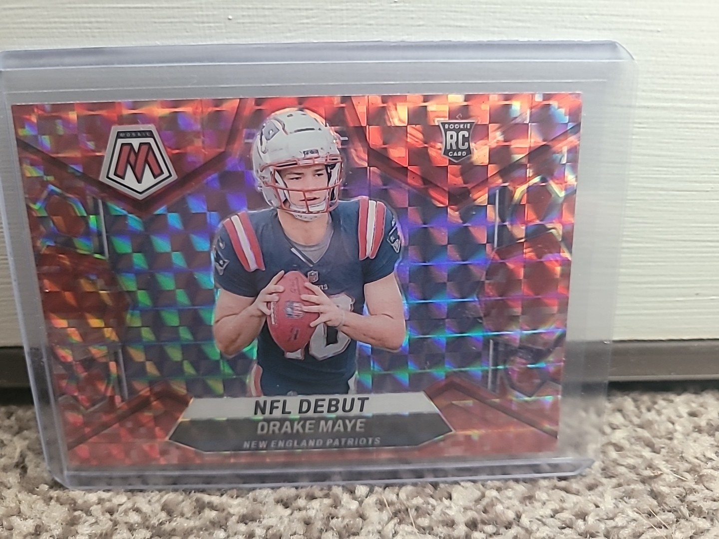 2024 Panini Mosaic Rookies Drake Maye #303 Red Camo Mosaic Prizm (RC)