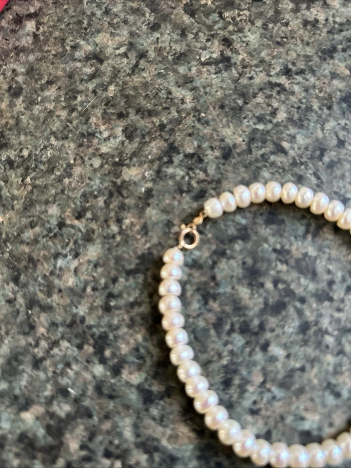 Pulsera de perlas cultivadas de agua salada con cierre de 14kt Foto 2 de 2
