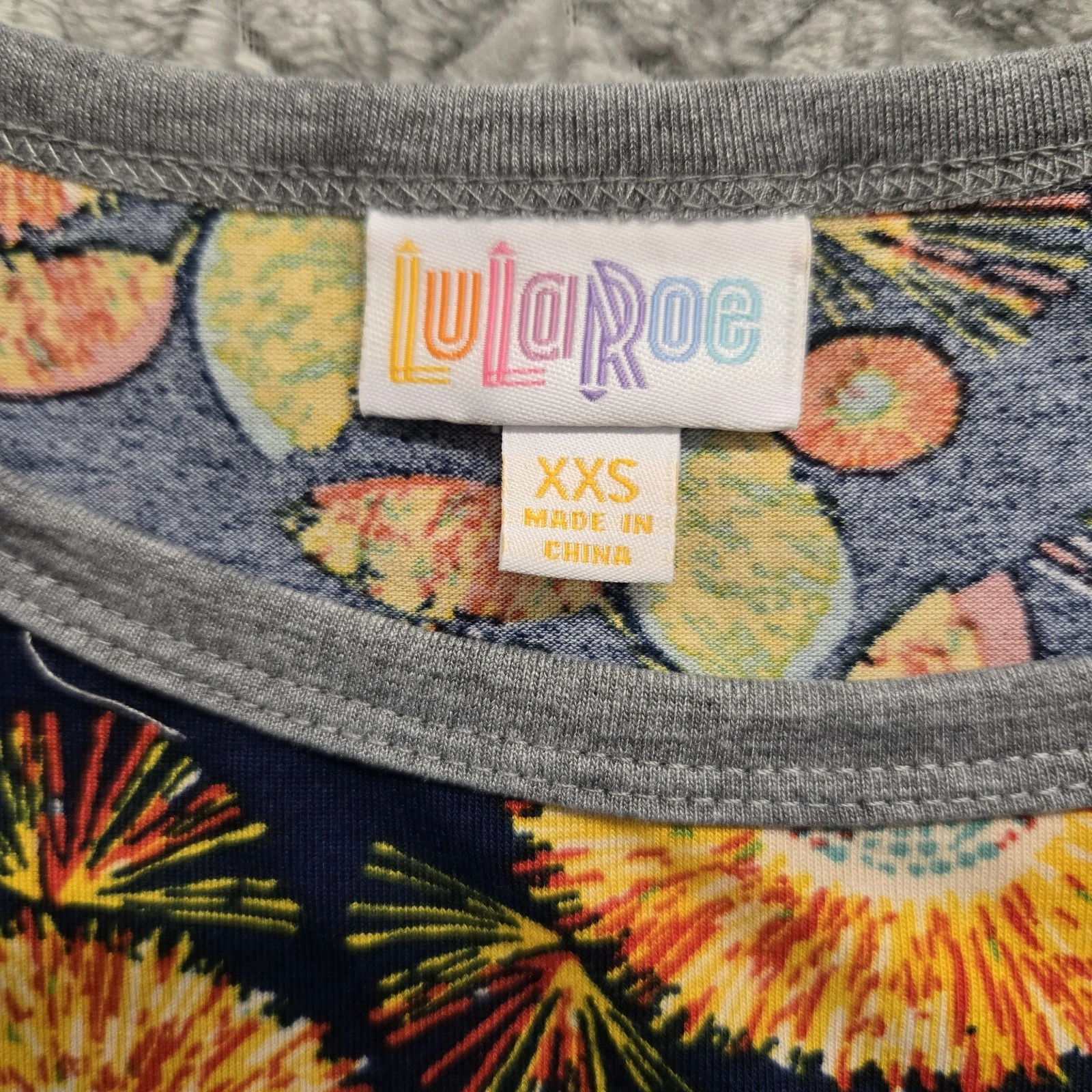 VETEMENTS 2 Lularoe Julia abito blu floreale taglia 2XS vestito bodycon nuovo con etichetta grigio tinta unita