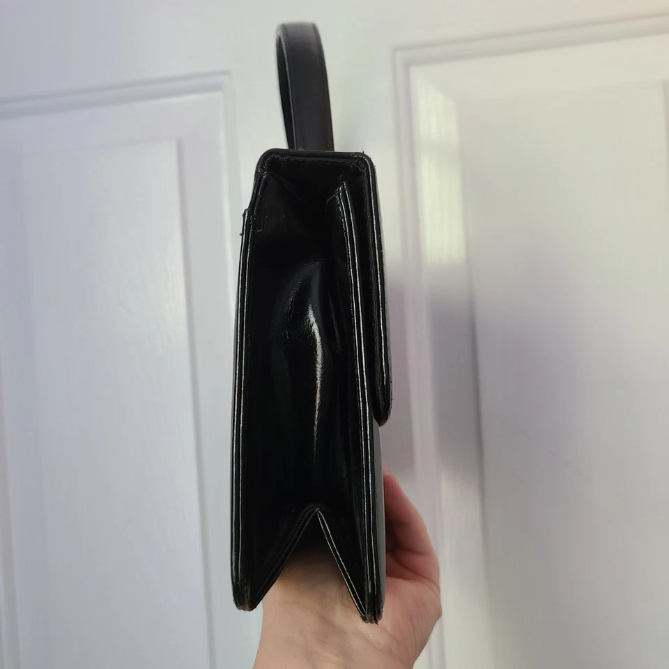 Bolsa de mão vintage 1950 Canadá MCM preta couro envernizado estruturado tamanho M clássica - Imagem 4 de 4