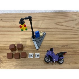 LEGO DC Super Heroes Batman 6858 Catwoman Catcycle City Chase 99% COMPLETE