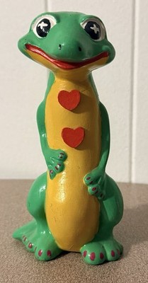 Chalkware Green Gecko Figurine - Red Hearts & X Eyes - 6'' Kitsch Decor