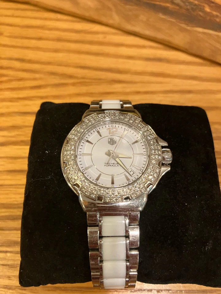 Reloj Tag Heuer de diamantes para mujer Foto 3 de 4