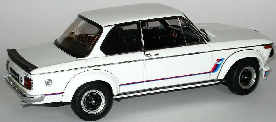 1/18 AutoArt Millennium BMW 2002 Turbo White Diecast Car *BRAND NEW* VERY RARE!
