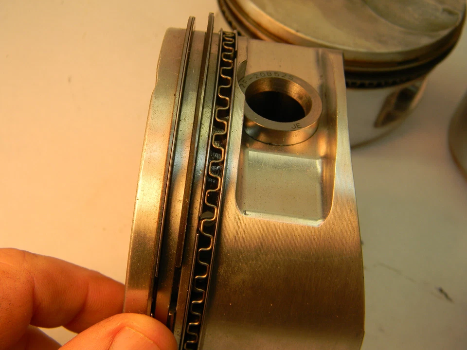 Pistones JE 3914 F, con pasadores y anillos; juego de 6; mecánico automático, varilla de rata Foto 2 de 4