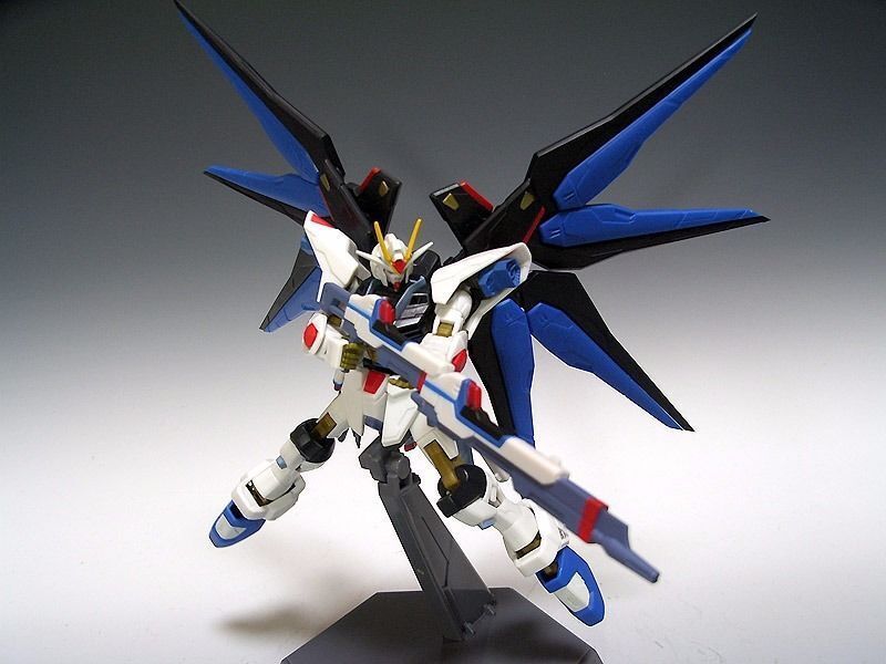 HCM Pro 19-00 ZGMF-X20A STRIKE FREEDOM GUNDAM 1/200 Figure