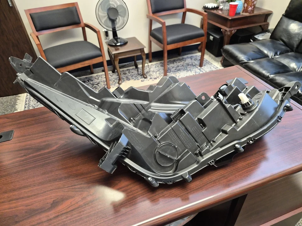 Faro LED LH conductor Toyota Sienna LE/XLE 2021 2022 2023 2024 FABRICANTE DE EQUIPOS ORIGINALES Foto 4 de 4