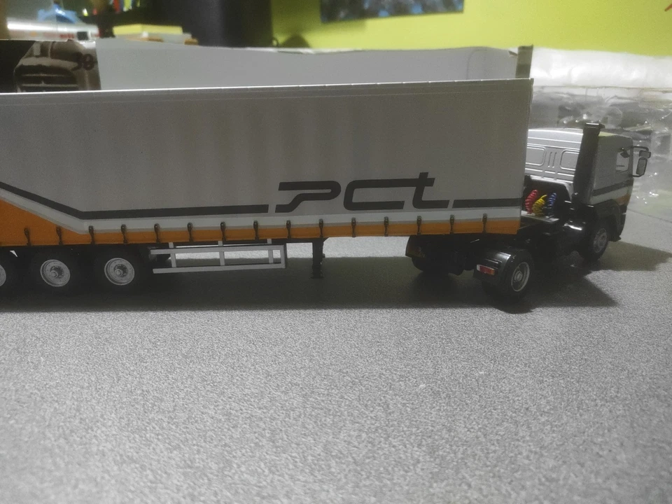 Camion semirimorchi scala 1/43 - Immagine 2 di 4