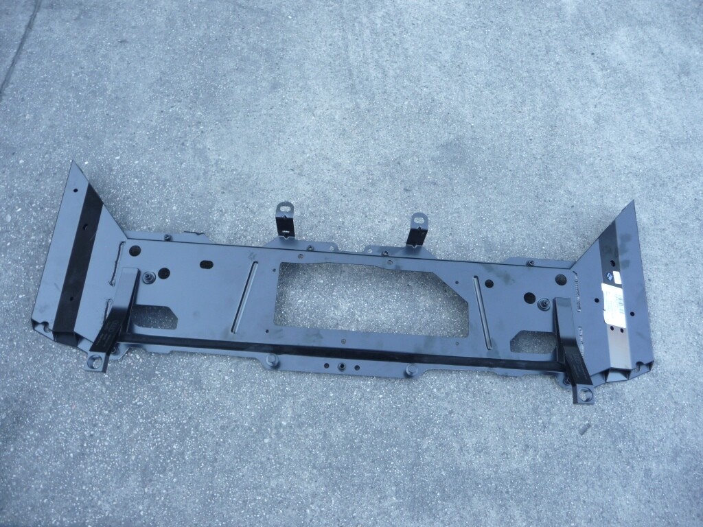 2017-2019 Audi R8 Rear Fastening Mount Bracket Beam 4S9813335 4S8813219G OEM NEW