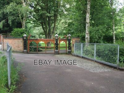 PHOTO  LOUGHBOROUGH LEICS THE GATES OF INGLE PINGLE HOUSE ON INGLE PINGLE LANE A