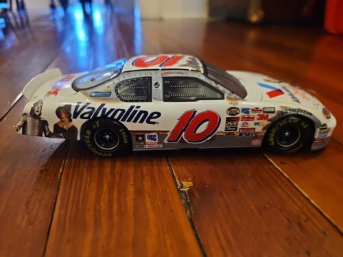 Scott Riggs #10 Valvoline/The Wizard of Oz 2004 1:24 Diecast 1 of 288 - Picture 3 of 7