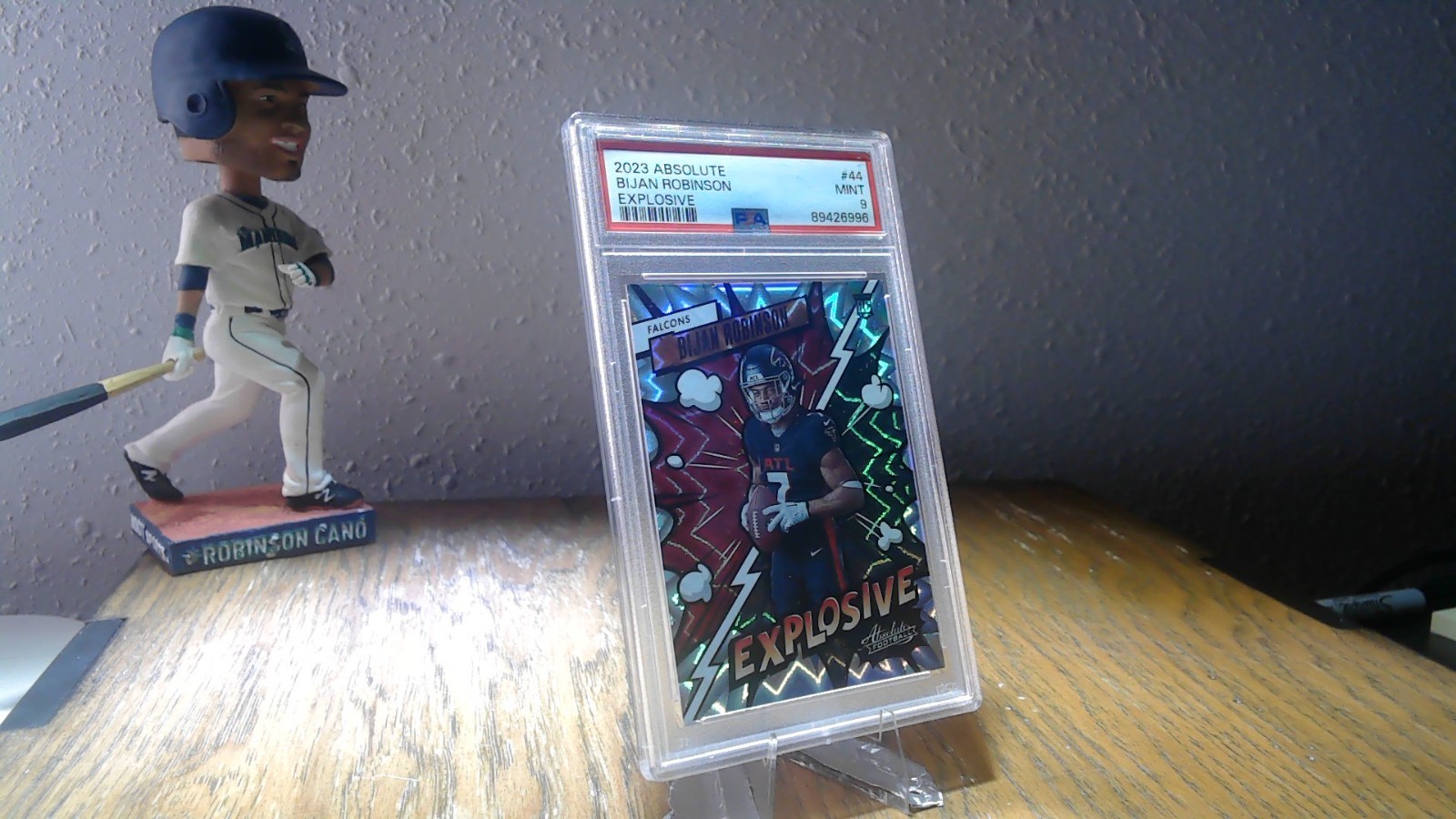 2023 Panini Absolute - Explosive Bijan Robinson #44 (RC)