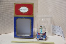 Disney Store Aladdin Jasmine Snow Globe Glass Box Water Globe Japan