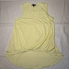 Signature Studio Woman’s Light Yellow Tank Top Size Medium