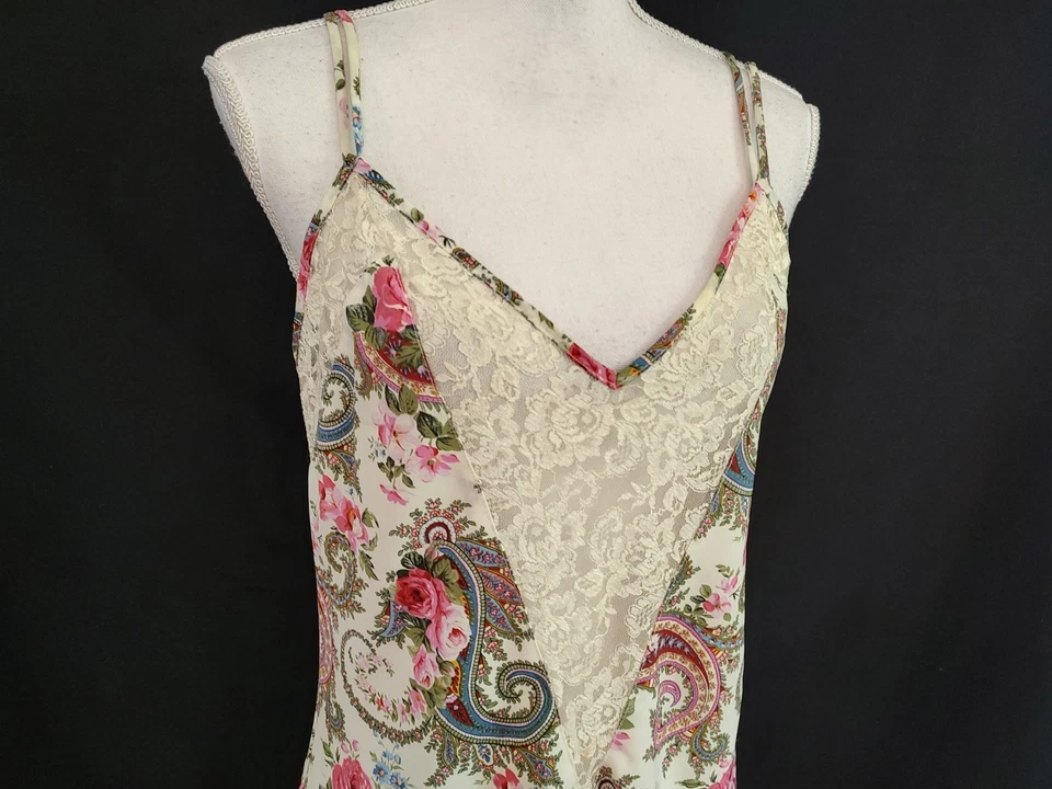 Chemise Slip Victoria’s Secret Vintage Años 80 Etiqueta Dorada Rosa Paisley con Encaje Talla S Foto 2 de 4
