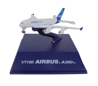 Modellflugzeug kompatibel mit Airbus A380 aus Metall 1/1100 NEW RAY  818104