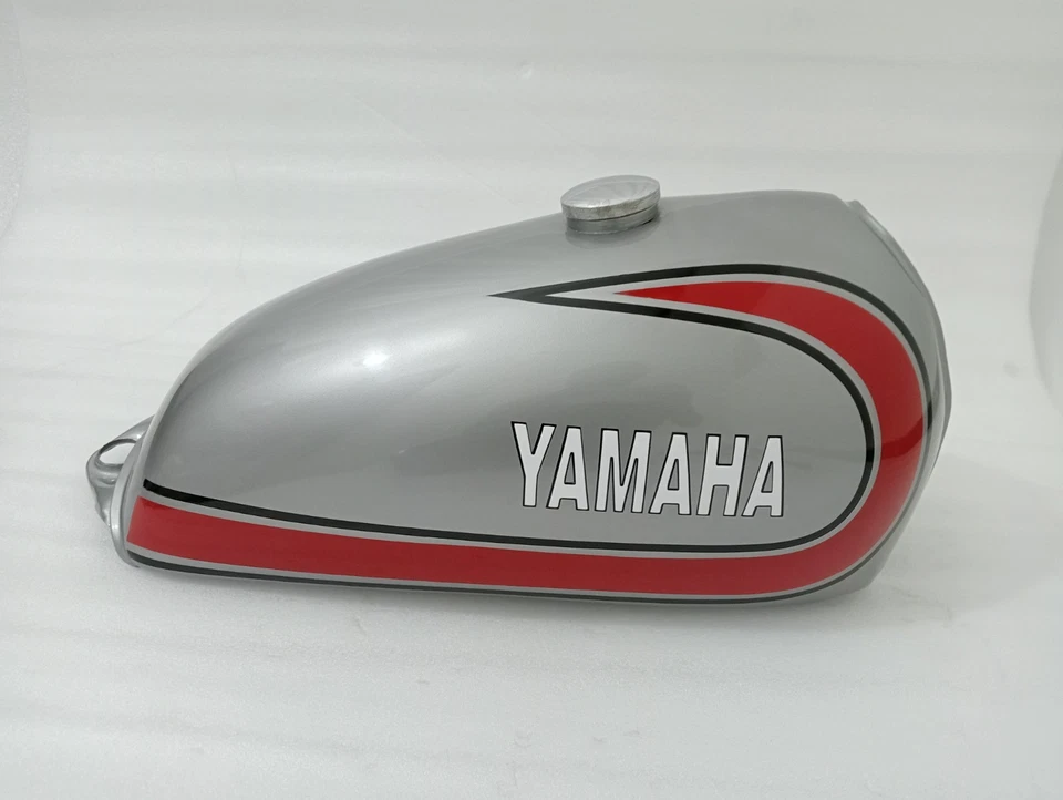 Tanque de gasolina Yamaha MX250 MX 250 MX360 SC500 1973 1974 aleación pintada plateada + tapa Foto 2 de 4